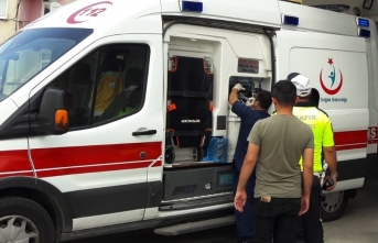Sinop' Boyabat Karayolunda otomobil ile traktör çarpıştı: 4 yaralı