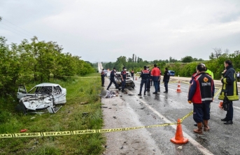 Boyabat Kastamonu yolunda feci kaza: 2 ölü, 1 yaralı  