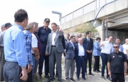 Vali Karaömeroğlu Boyabat'ta vatandaşların sıkıntılarını dinledi