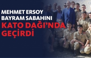 Mehmet Ersoy Bayramını Kahraman Askerlere Ayırdı