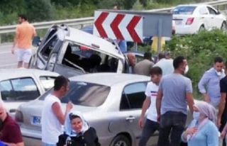 Boyabat Sinop yolunda kaza: 10 yaralı