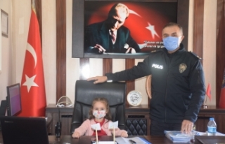 Boyabatlı Elif Nilay'ın Polis sevgisi
