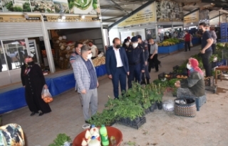 Boyabat Kaymakamı Çetin vatandaşlarla bayramlaştı