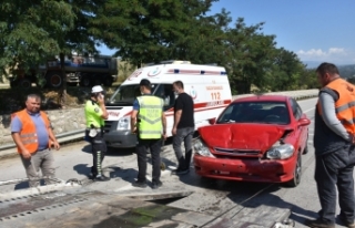 Boyabat'ta trafik kazası : 3 yaralı