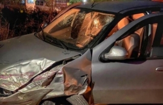 Boyabat Kastamonu yolunda  iki otomobil çarpıştı:...
