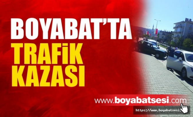 Boyabat'ta Maddi Hasarlı Trafik Kazası