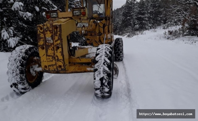 Boyabat’ta  Kardan Kapanan Köy Yolları Açıldı