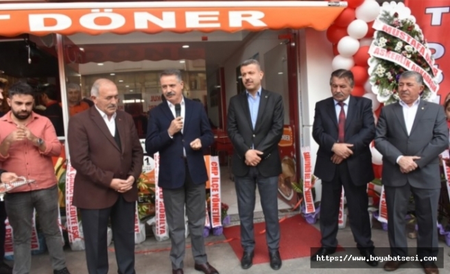 Boyabat'ta '' Bufalo Et Döner''törenle açıldı