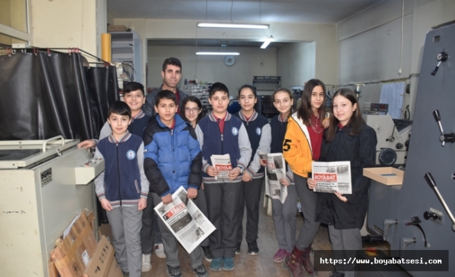 Boyabatlı Öğrenciler Boyabat Sesi Gazetesi ve Matbaasını ziyaret ettiler