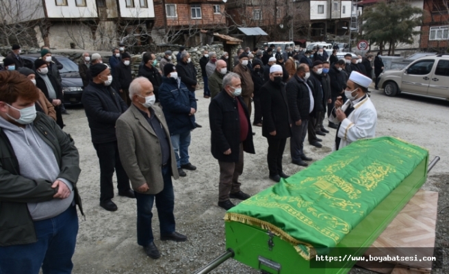 Gazideretabaklı Köyü'nden Emekli Öğretmen Cemal Şenel, Dualarla Toprağa Verildi