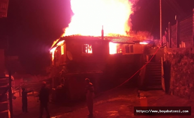 Boyabat'ta yangın bir ev tamamen kül oldu