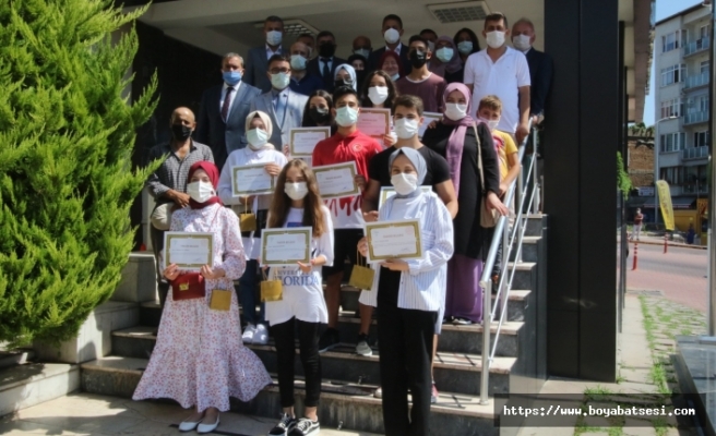 Sinop'ta Uluslar ararsı yarışmalarda derece alan öğrenciler ödüllendirildi