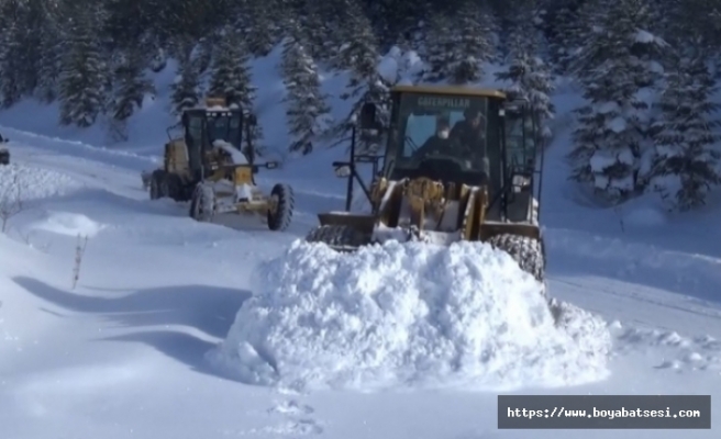 Boyabat'ta kar yağışı nedeniyle 14 köy yolu kapandı