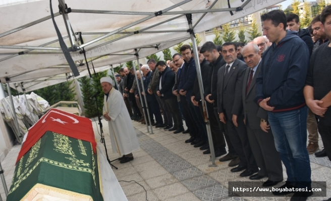 Emekli Astsubay Mehmet Erdoğan dualarla toprağa verildi.