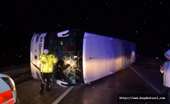 Boyabat Kastamonu yolunda yolcu otobüsü devrildi 30 yaralı !