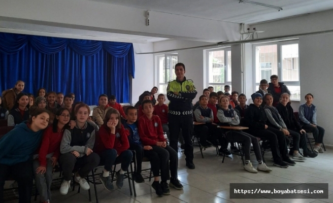 Boyabat’ta polis ekiplerinden öğrencilere 'güvenlik kuralları' eğitimi 