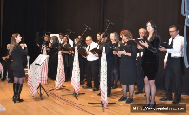 Boyabat'ta Türk halk müziği korosu konser verdi