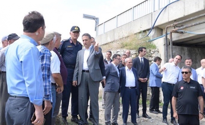 Vali Karaömeroğlu Boyabat'ta vatandaşların sıkıntılarını dinledi